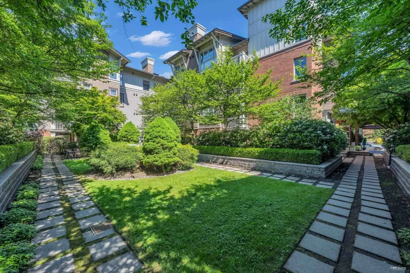 609 4685 VALLEY DRIVE - photo 4 of 25