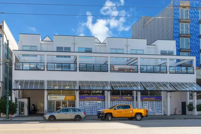 11 2880 W 4TH AVENUE - photo 1 of 33