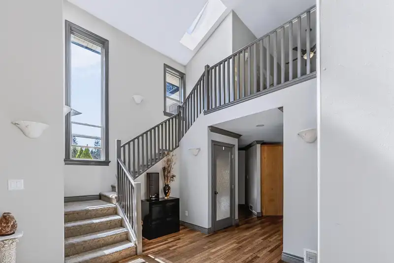 10132 KENSWOOD DRIVE - photo 4 of 40