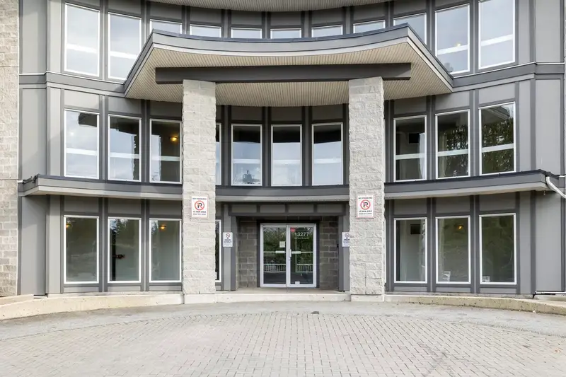 328 13277 108 AVENUE - photo 2 of 25