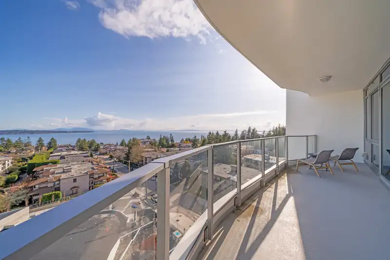 906 1500 MARTIN STREET - photo 1 of 18