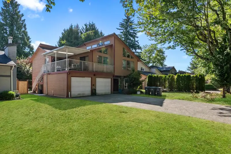 15442 98 AVENUE - photo 4 of 8