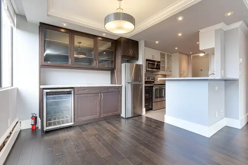 602 2020 BELLWOOD AVENUE - photo 2 of 26