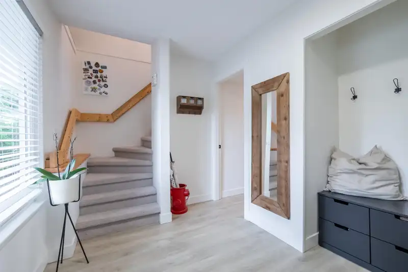 35348 WELLS GRAY AVENUE - photo 4 of 40