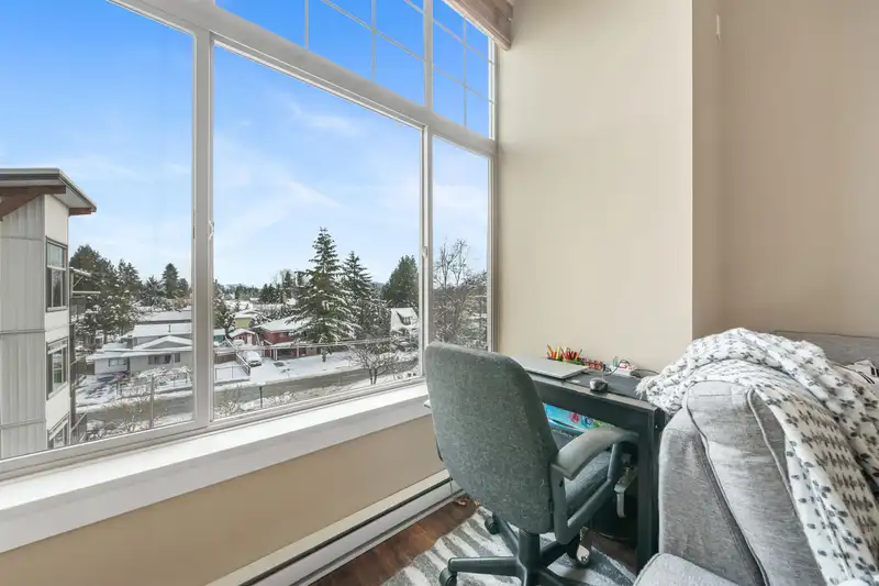 406 11887 BURNETT STREET - photo 4 of 33