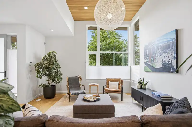 364 W 15TH STREET - photo 2 of 37