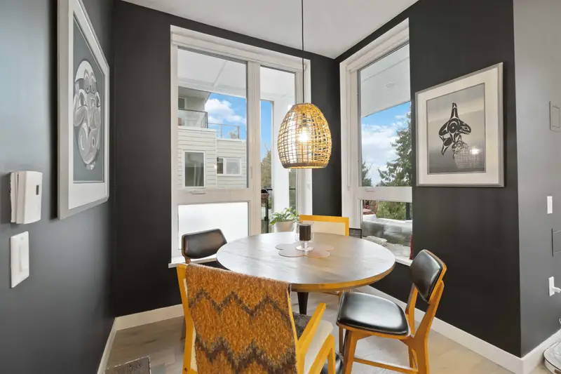 403 2137 CHESTERFIELD AVENUE - photo 2 of 25