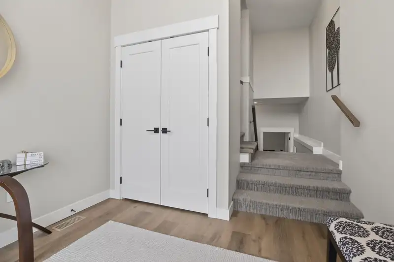 5 6262 REXFORD DRIVE - photo 3 of 35