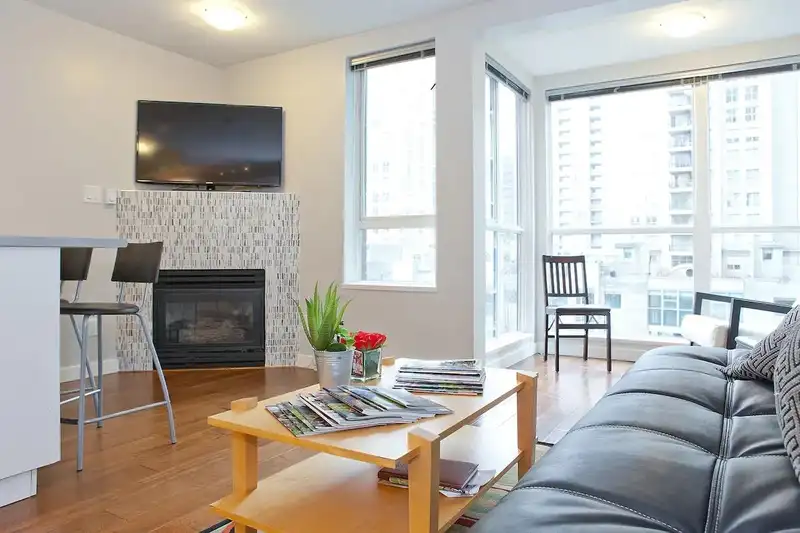 710 939 HOMER STREET - photo 1 of 20