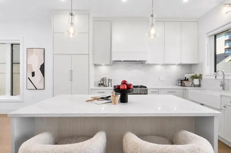 531 W 61ST AVENUE - photo 2 of 39