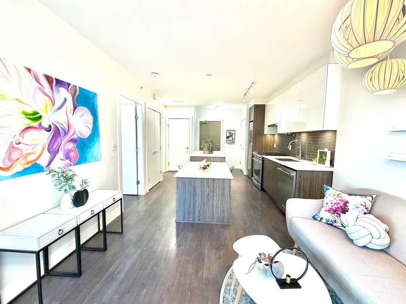 408 258 NELSON'S COURT - photo 1 of 25