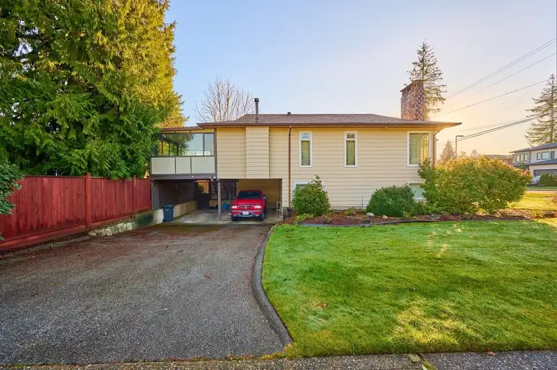 685 PORTER STREET - photo 2 of 30