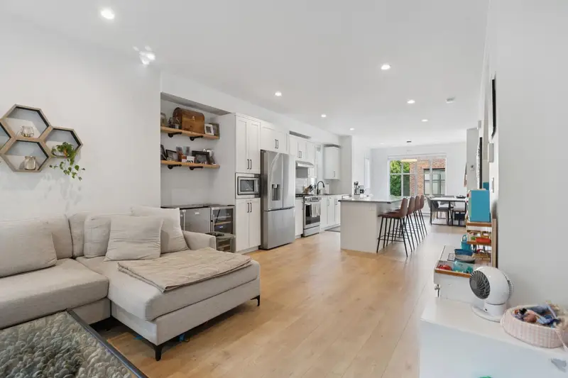 65 15588 32 AVENUE - photo 3 of 25