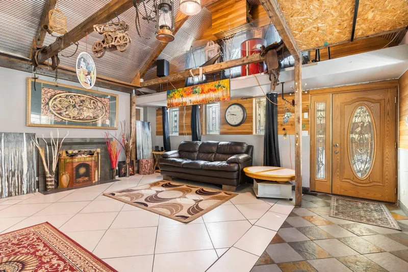 1867 SALISBURY AVENUE - photo 3 of 25