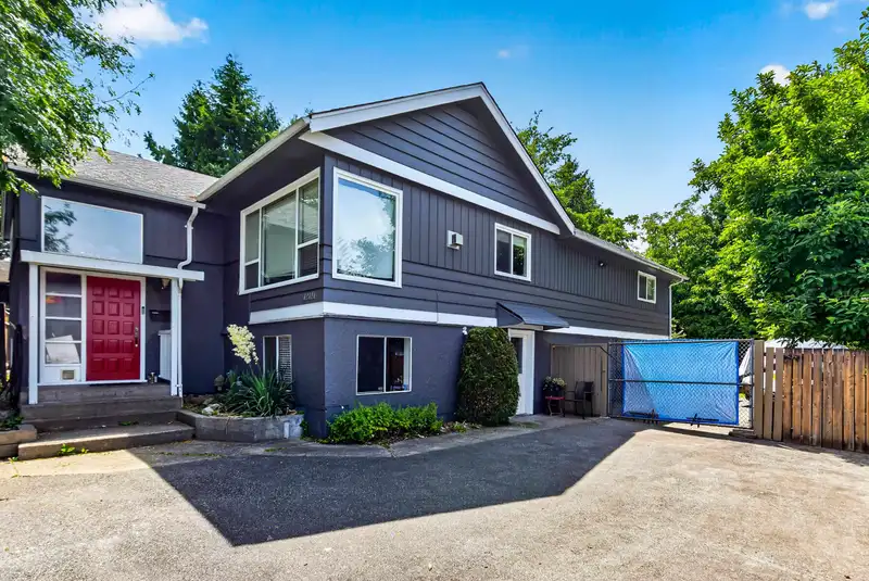 12141 230 STREET - photo 1 of 38