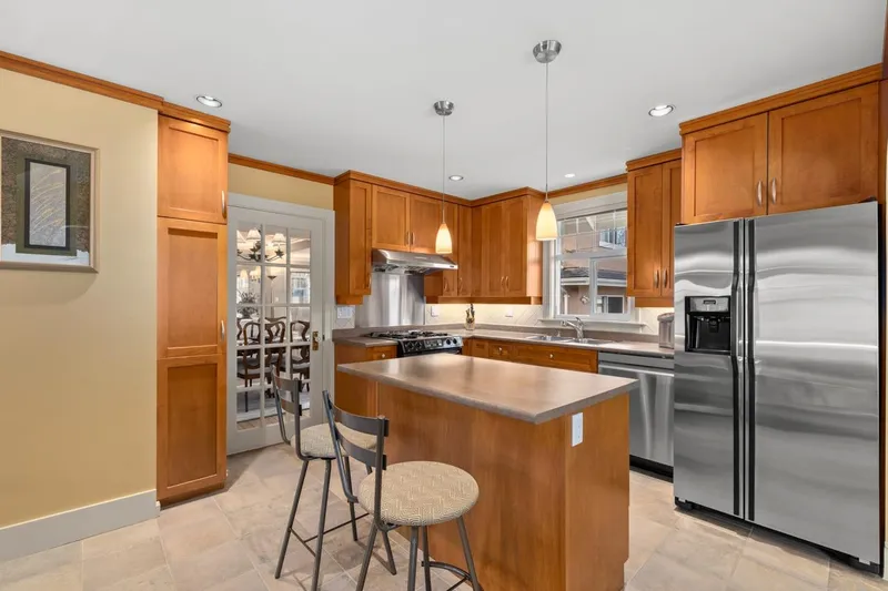 1163 NANTON AVENUE - photo 3 of 25