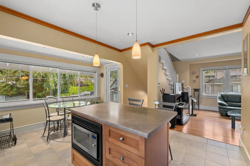 1163 NANTON AVENUE - photo 4 of 25