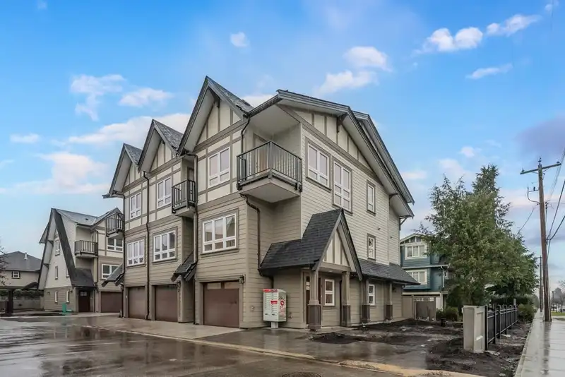 3 9820 ALBERTA ROAD - photo 2 of 21