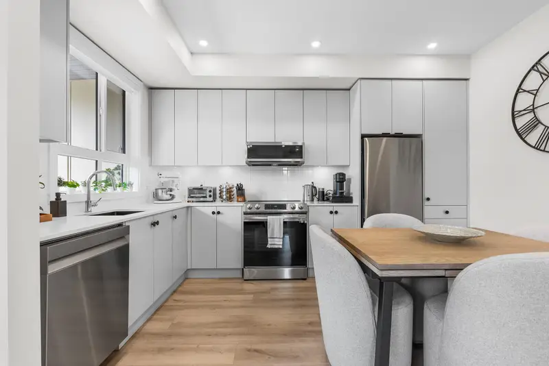 312 45505 CAMPUS DRIVE - photo 1 of 25