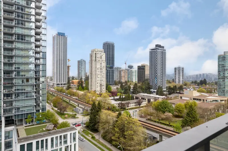 1106 6383 MCKAY AVENUE - photo 4 of 25