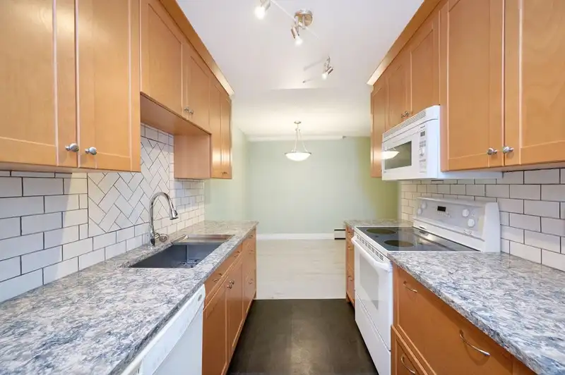109 9202 HORNE STREET - photo 3 of 40