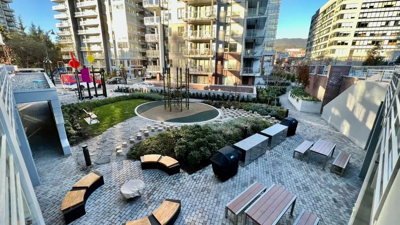 1805 305 MORRISSEY ROAD - photo 2 of 25