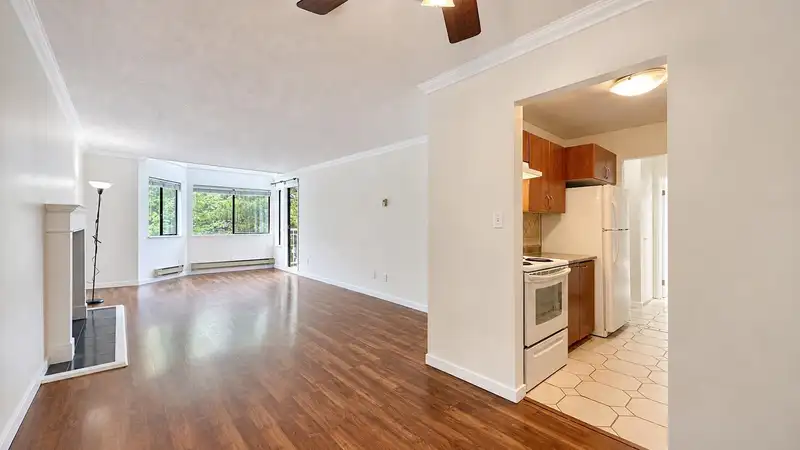 314 9584 MANCHESTER DRIVE - photo 2 of 21