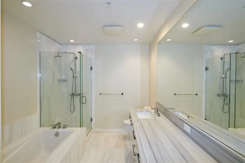 501 5728 BERTON AVENUE - photo 3 of 5