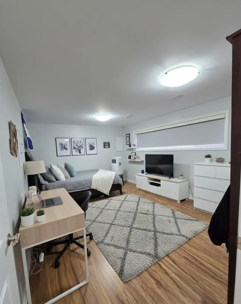 7133 114A STREET - photo 4 of 9