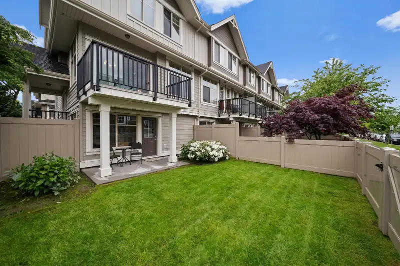 82 19525 73 AVENUE - photo 3 of 40