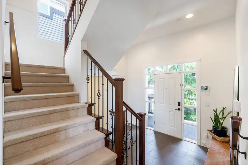 13622 228TH STREET - photo 3 of 40