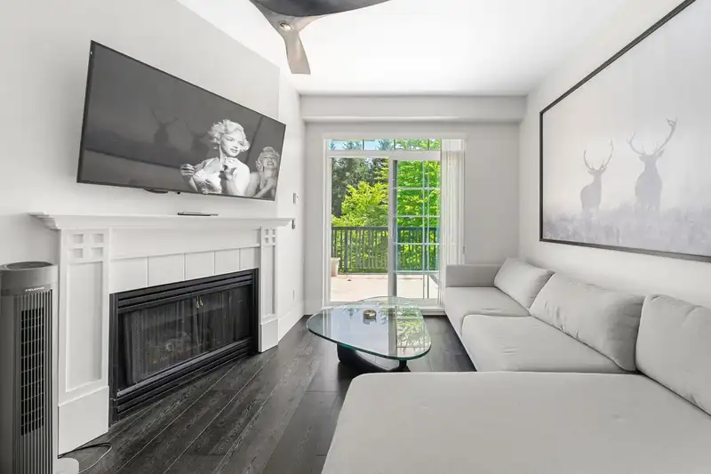 404 5605 HAMPTON PLACE - photo 2 of 40