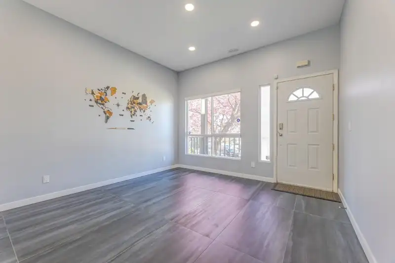 131 8888 216 STREET - photo 4 of 30