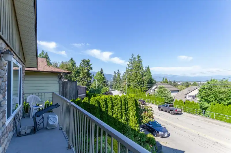 1654 PITT RIVER ROAD - photo 4 of 24