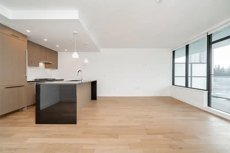 509 1588 JOHNSTON ROAD - photo 3 of 31