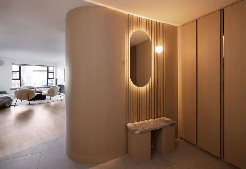 215 4360 LORIMER ROAD - photo 2 of 25