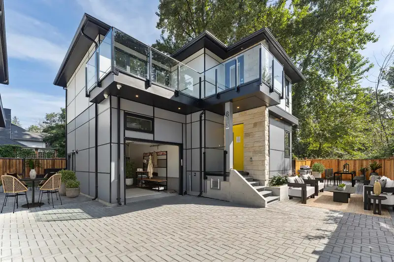 842 ST. DENIS AVENUE - photo 1 of 36