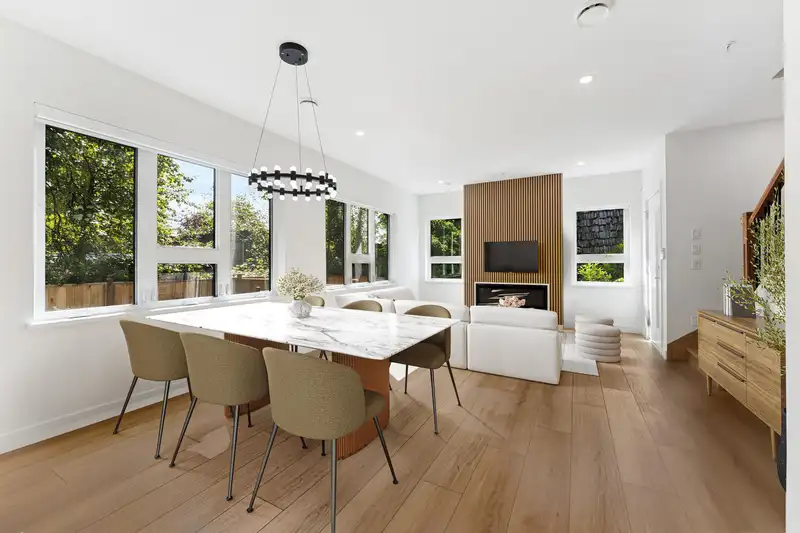 842 ST. DENIS AVENUE - photo 3 of 36