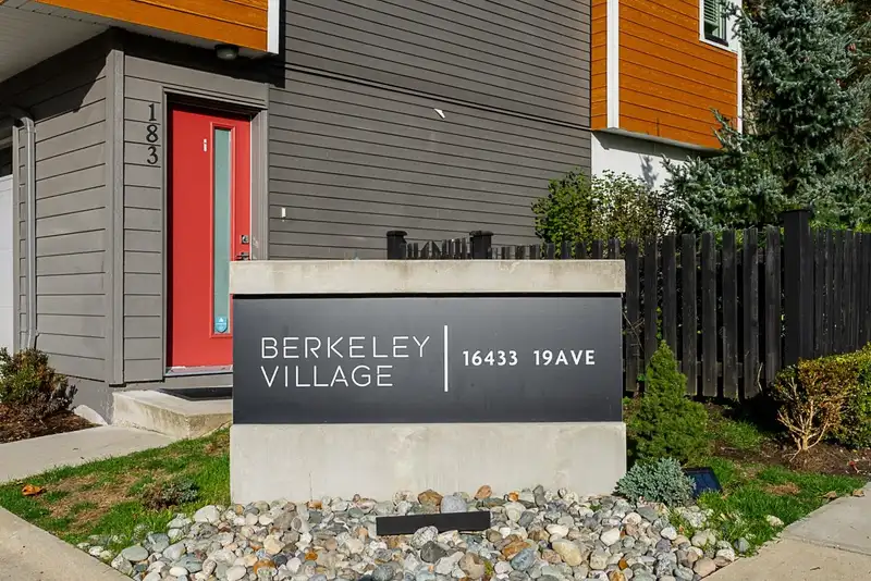 3 16433 19 AVENUE - photo 2 of 26