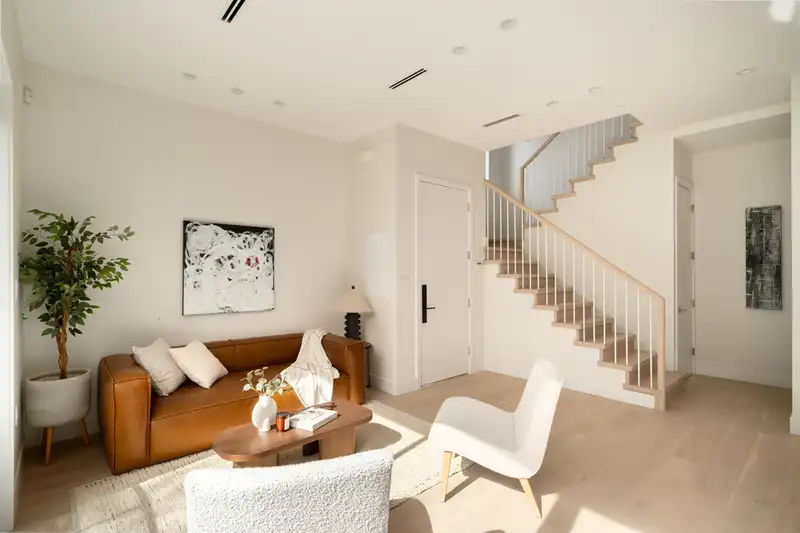 2 4161 WINDSOR STREET - photo 3 of 27