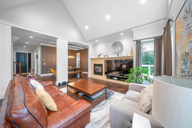 5835 FAIR WYND - photo 4 of 22