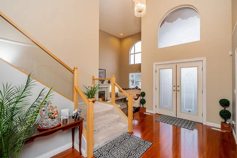 13732 58 AVENUE - photo 3 of 25