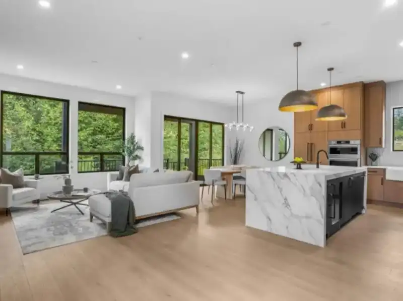 13605 231 STREET - photo 1 of 40