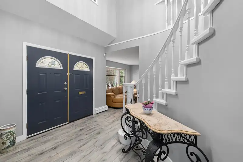 1833 HARRISON DRIVE - photo 4 of 37