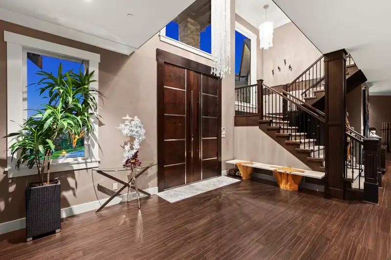 1087 UPLANDS DRIVE - photo 4 of 40