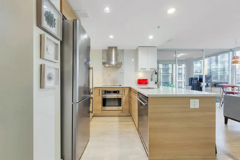 807 1783 MANITOBA STREET - photo 3 of 20