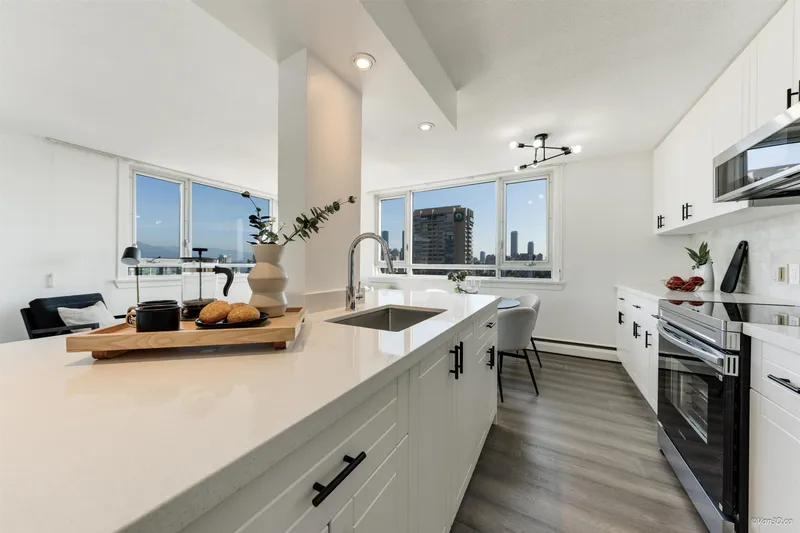 2407 1850 COMOX STREET - photo 4 of 25