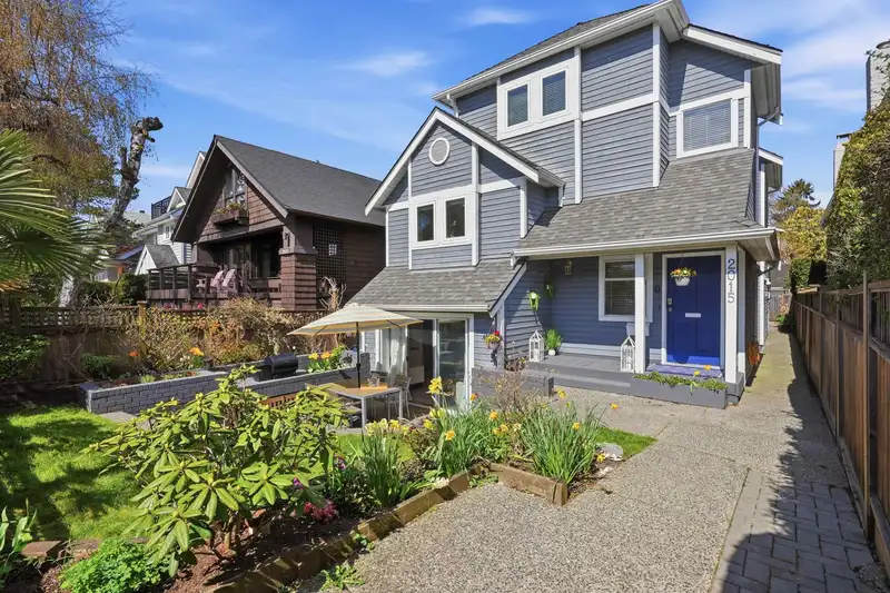 2015 CREELMAN AVENUE - photo 1 of 36
