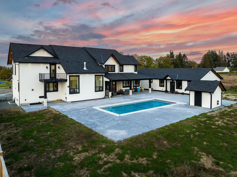 19890 16 AVENUE - photo 3 of 25