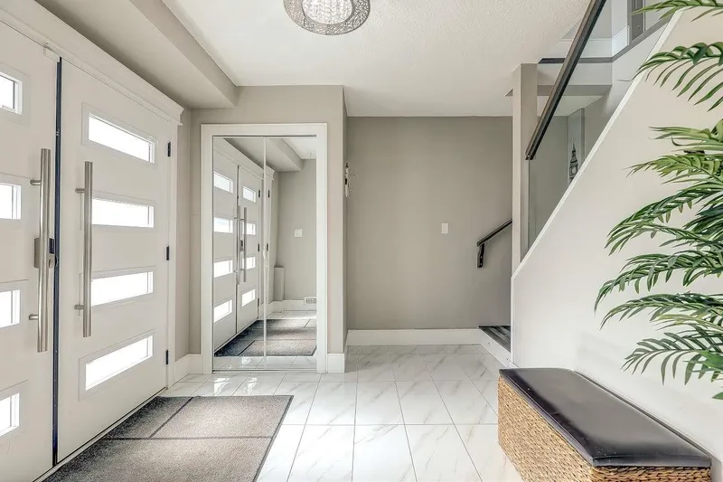 11467 87 AVENUE - photo 4 of 25